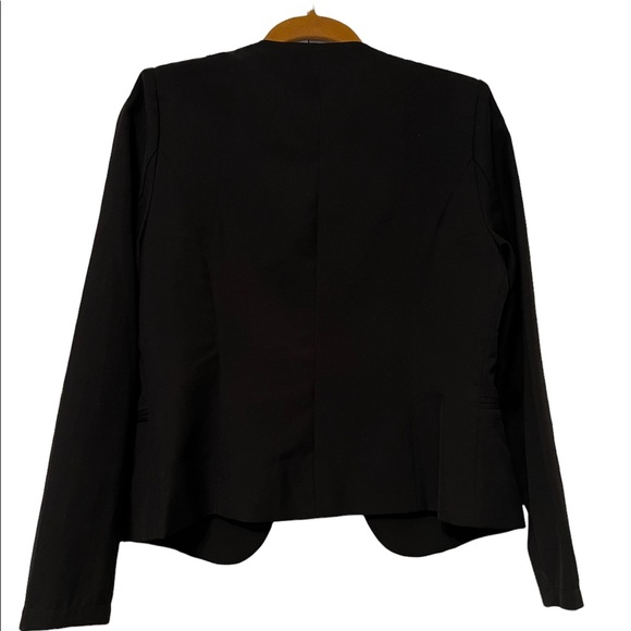 The Mint Julep Boutique - Scalloped Suit Blazer black - Picture 3 of 3